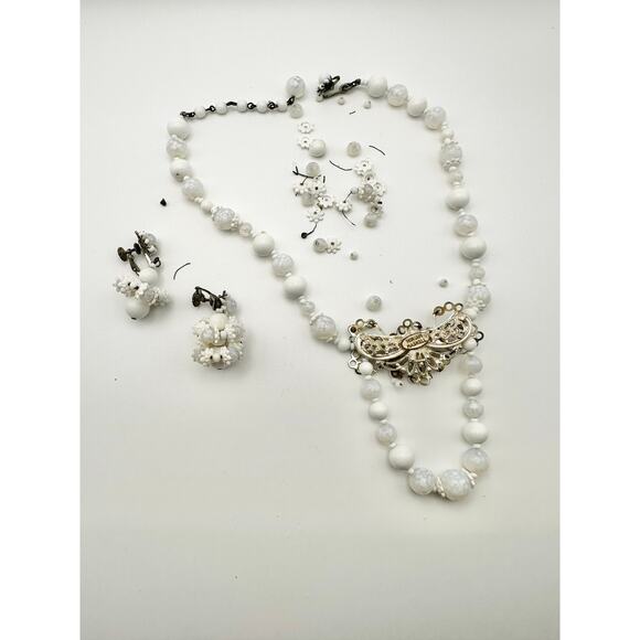 Miriam Haskell White Pearl Glass Beaded Necklace Clip Earring Set Needs Repair - Picture 1 of 8